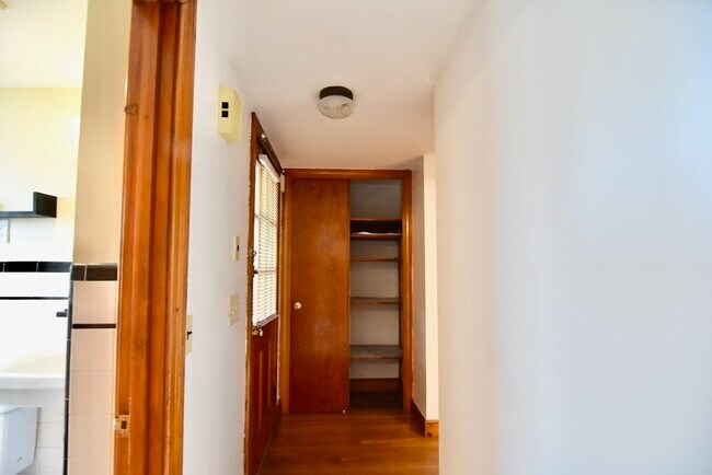 Building Photo - 20 Hollis Ave