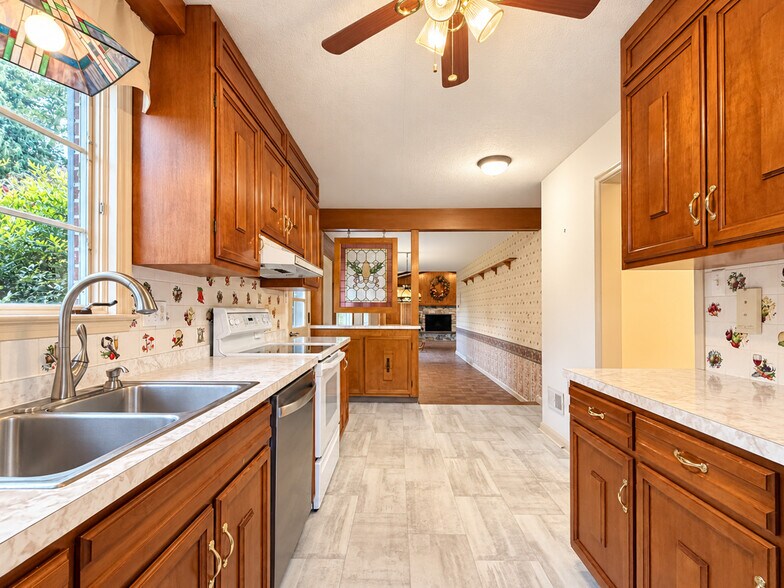 Building Photo - 156 Conestoga Blvd