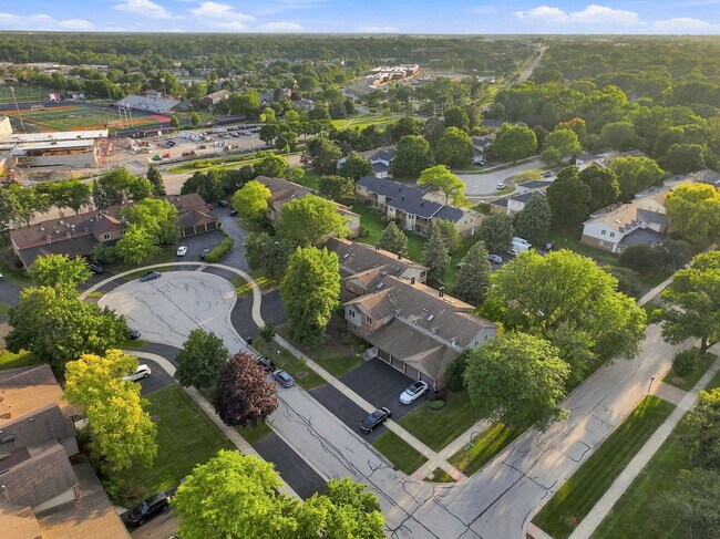 Building Photo - 981 West Ct