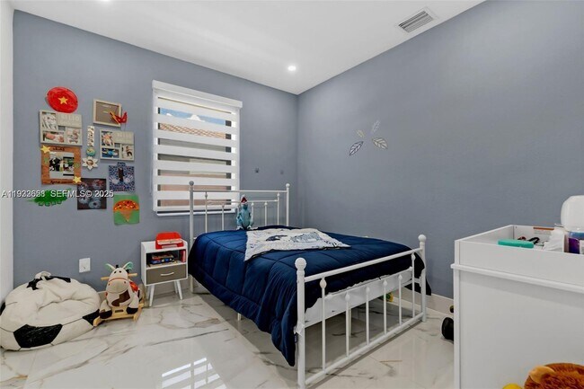 Building Photo - 11939 SW 241 Ter