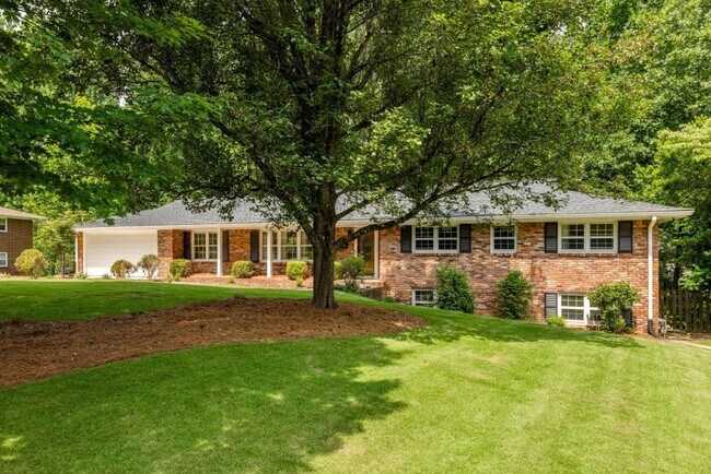 Building Photo - 2646 Caladium Dr NE