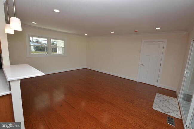 Building Photo - 12116 Whitehall Dr