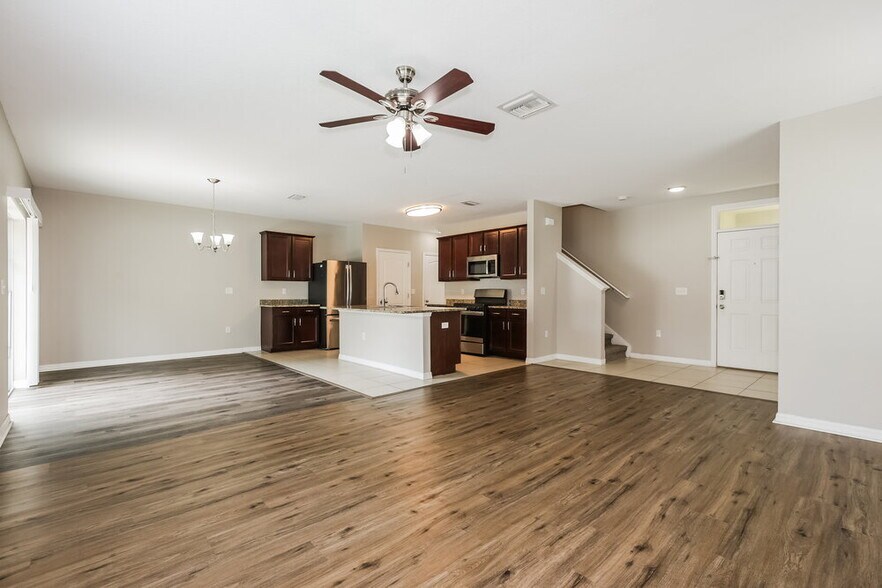 Building Photo - 1806 Greenwood Valley Dr