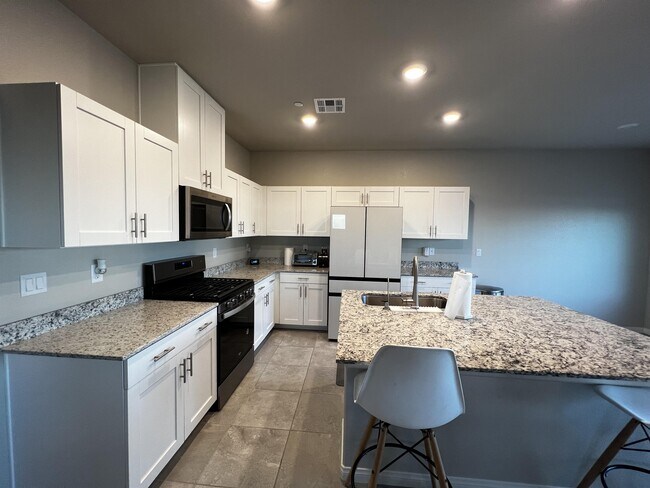 Building Photo - 5204 Sunstone Mesa Dr