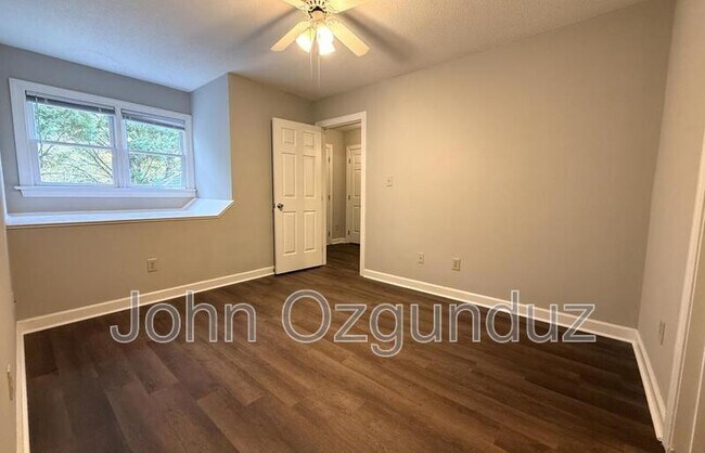 Building Photo - 5108 Sinclair Dr
