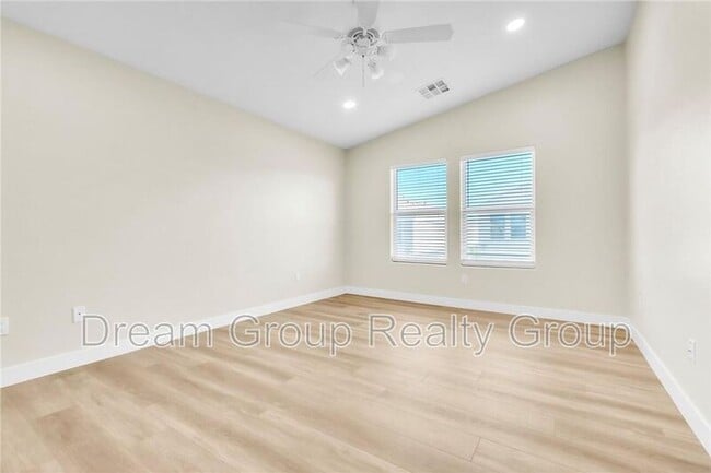 Building Photo - 8842 Duncan Barrel Ave