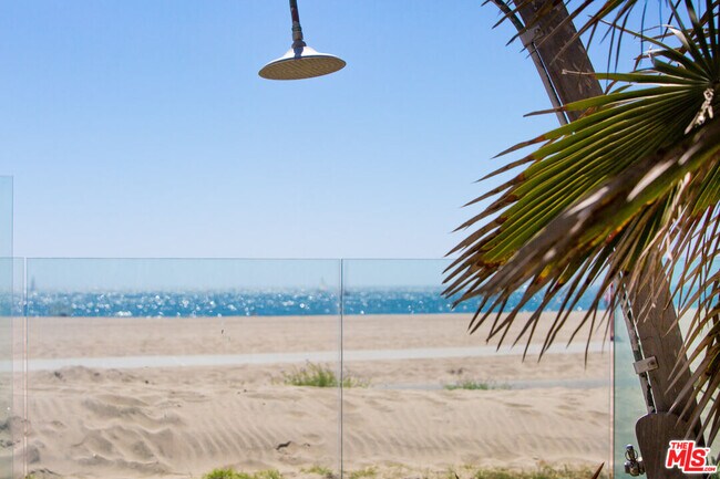 Building Photo - 7301 Vista Del Mar