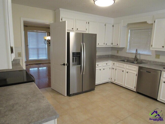 Building Photo - 100 Sunchase Ct