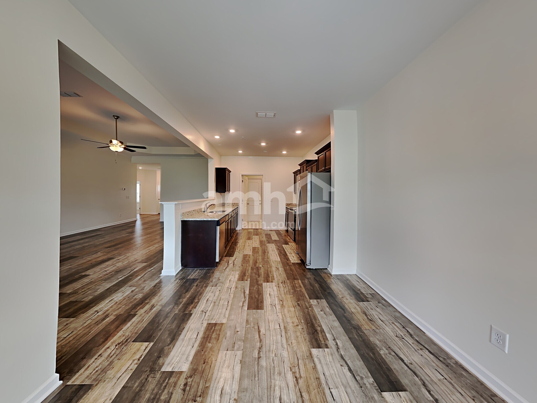 Building Photo - 1402 Mirage St