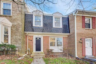 Building Photo - 5769 Yellowrose Ct