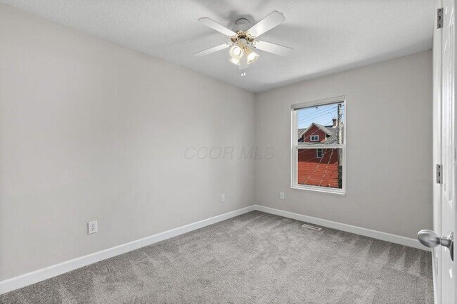 Building Photo - 484 Linwood Ave