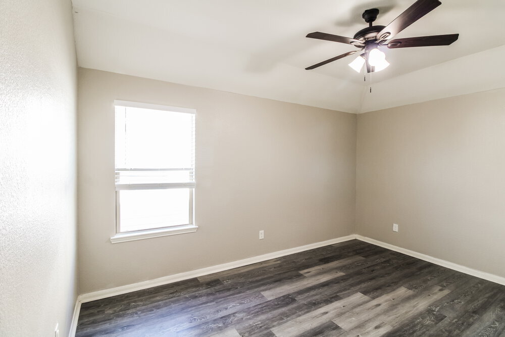 Building Photo - 8343 Broadleaf Ave