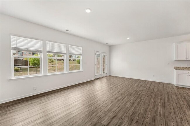 Building Photo - 649 Isom Walk