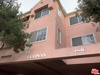 Building Photo - 4810 S La Brea Ave
