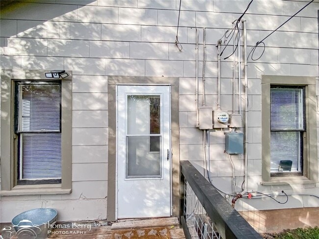 Building Photo - 2807 Russell Ave