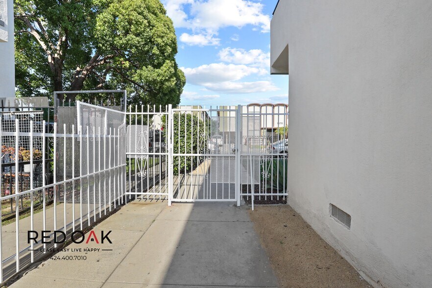 Building Photo - 1965 S Garth Ave