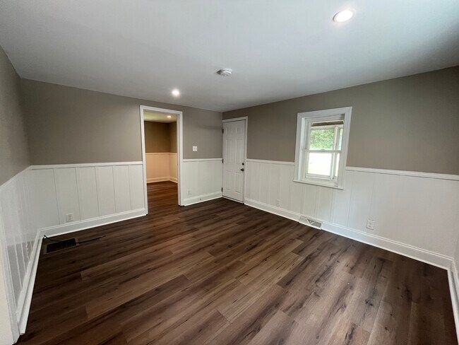 Building Photo - 312 W Moler Ave