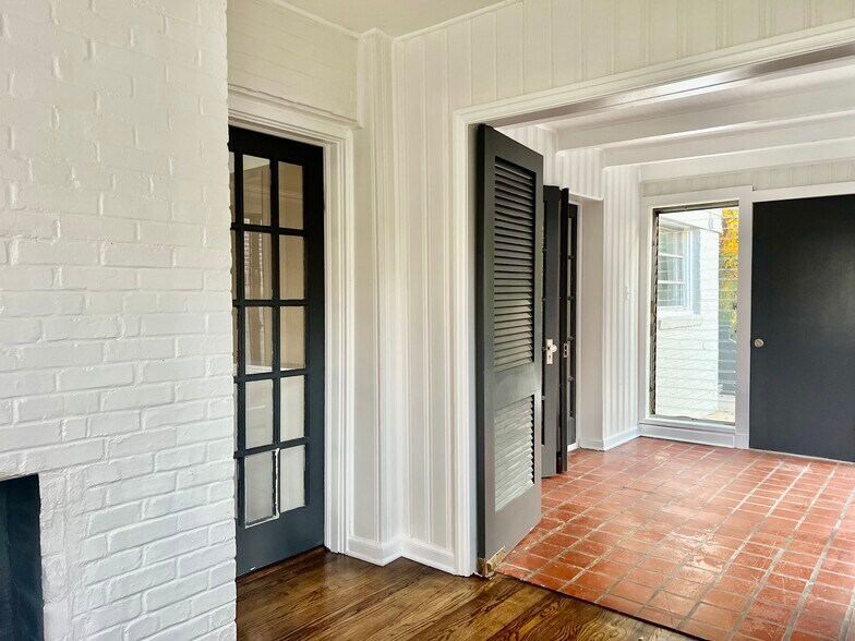 Building Photo - 1326 Allegheny St SW