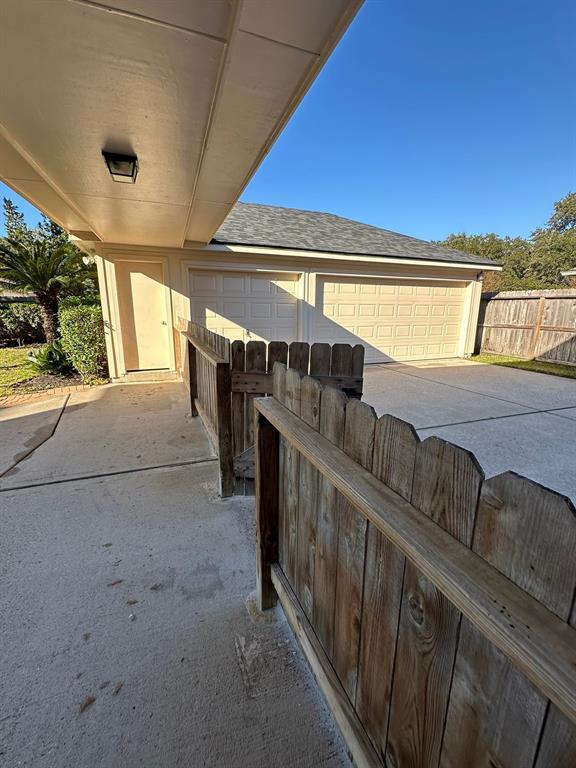 Building Photo - 5723 Dove Ridge Ln