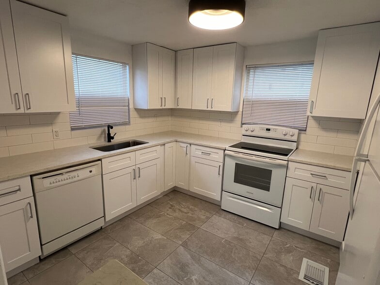 Building Photo - 70 W Muriel St