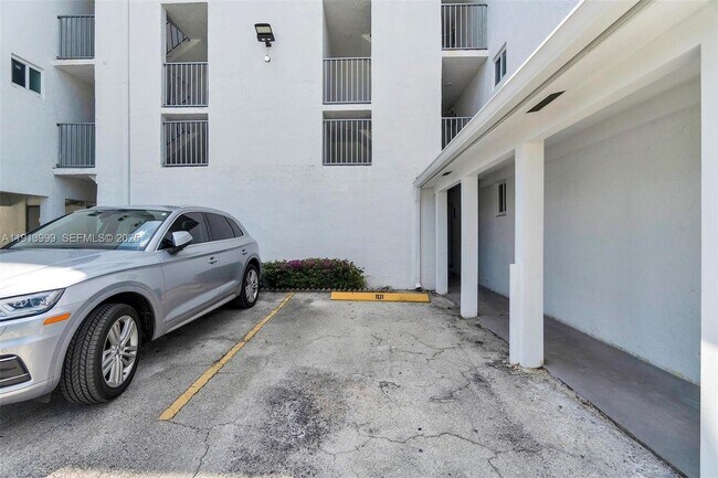 Building Photo - 620 SW 10th St