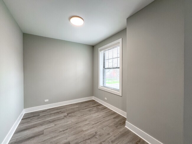 Building Photo - 378 Hazel Ave