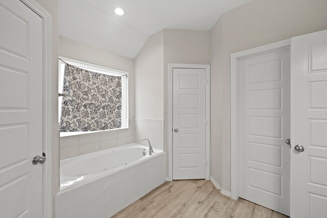 Building Photo - 3107 Amboy St