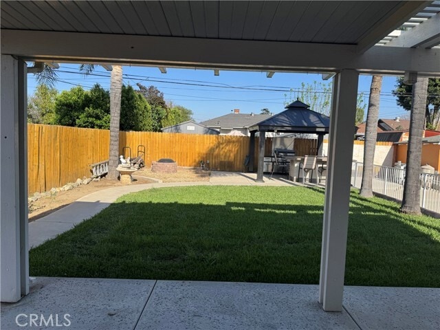 Building Photo - 12871 Russell Ave