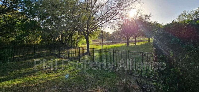 Building Photo - 640 Brookfield Pl