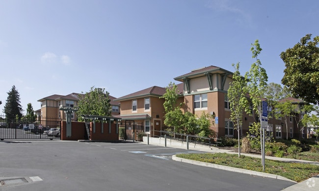 Building Photo - Broadmoor Plaza