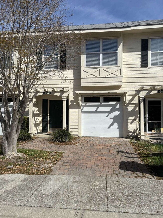 Building Photo - "Charming 3-Bedroom Townhouse Oasis in Destin!"