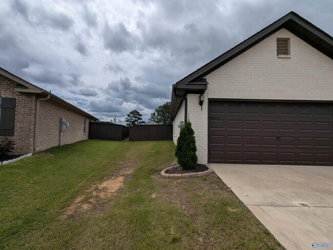 Building Photo - 124 Varina Dr