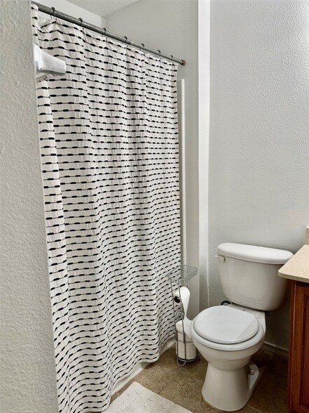 Building Photo - 29740 Sullivan Oaks Dr