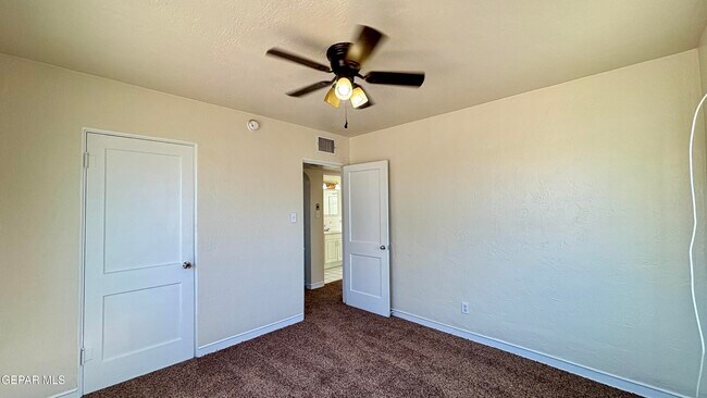 Building Photo - 8033 Carpenter Dr