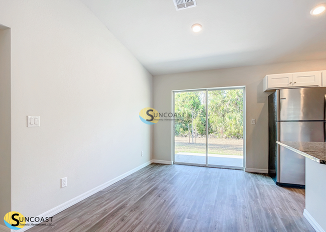 Building Photo - Your Next Home Awaits: Spacious 4-Bedroom ...