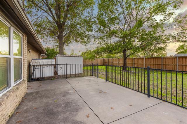 Building Photo - 136 Poinsettia Cir