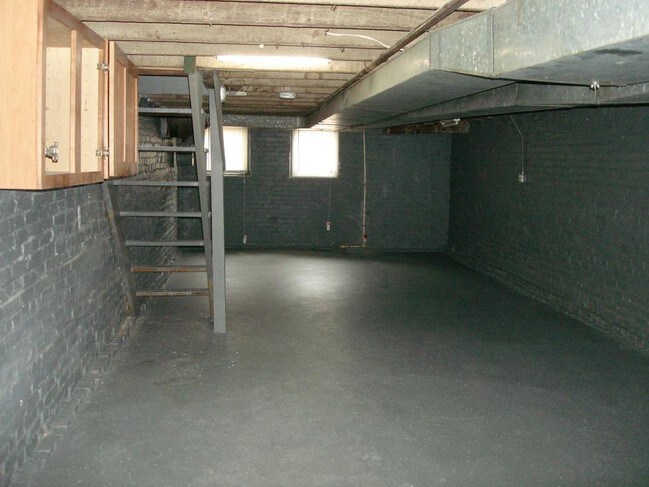 Building Photo - 223 N Luzerne Ave