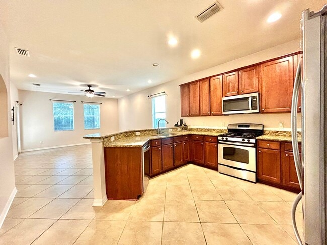 Building Photo - Luxury-living 4/Beds/3.5-Bath home in prestigious Highland Park!