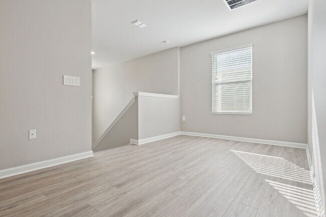 Building Photo - Spacious 4-Bed Retreat with 2.5 Baths in Davenport, FL – Your Next Rental Home Awaits!