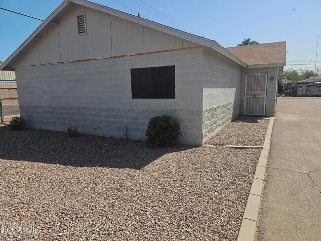 Building Photo - 231 E Mohave St
