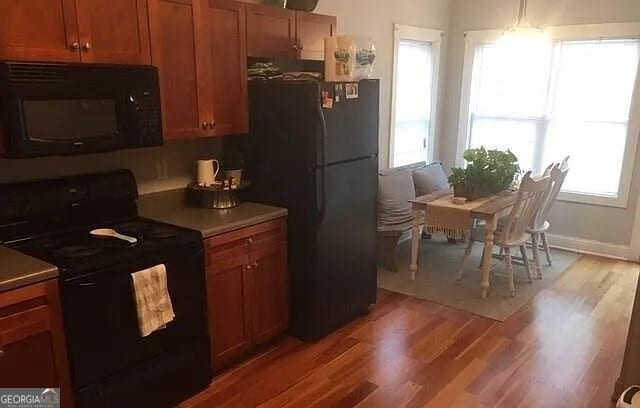 Building Photo - 2060 Lakeside Dr