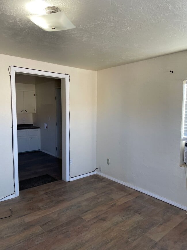 Primary Photo - Nice two bed, one bath unit!