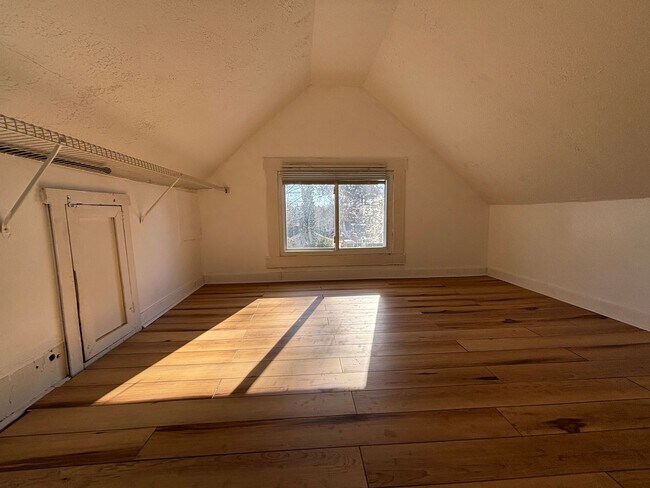 Building Photo - 14 W Carrollton Ave