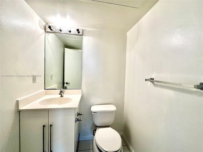 Building Photo - 3000 S Ocean Dr