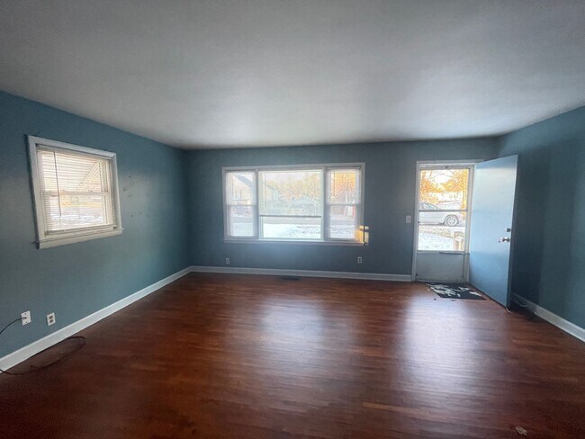 Building Photo - 3 Bedroom House Murray City Limits
