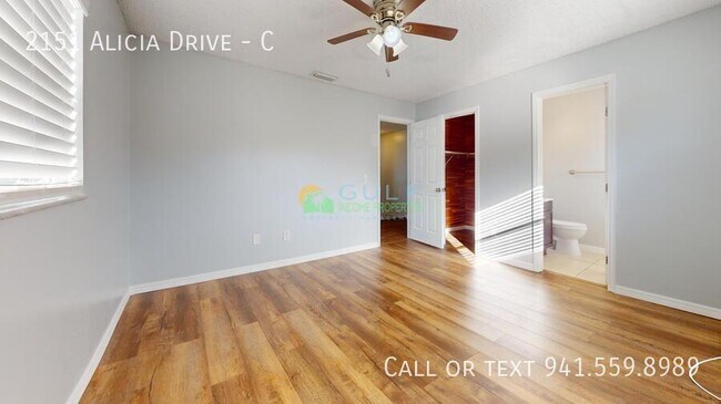Building Photo - 2151 Alicia Dr