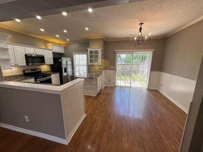 Building Photo - 3 Bedroom Marietta Townhome
