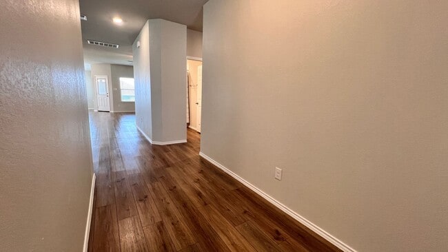 Building Photo - Four Bedroom in Harker Heights with a Flex...