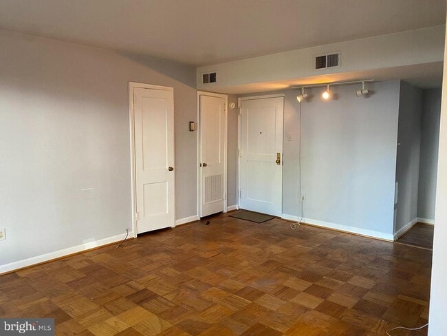 Building Photo - 1300 N Meade St
