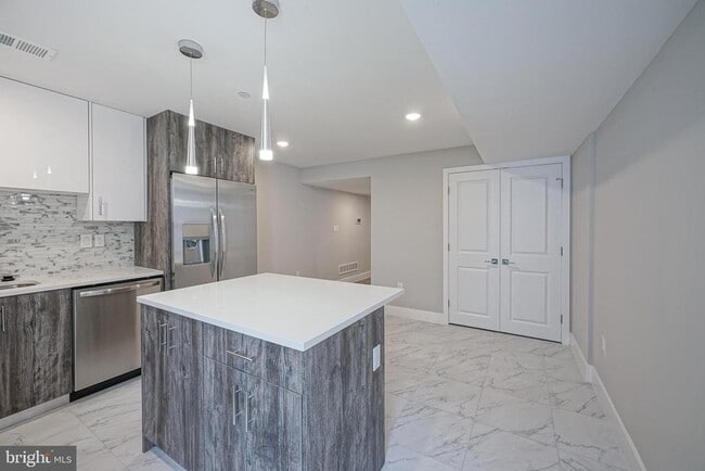 Building Photo - 758 N Uber St